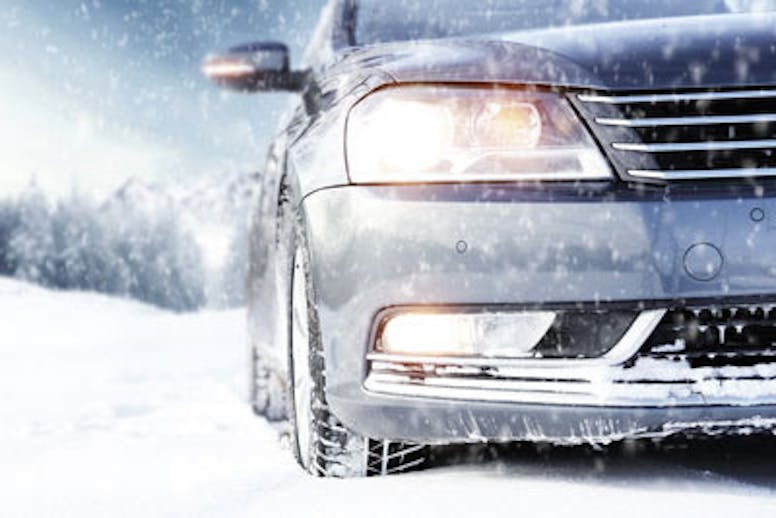 Älä pihistele ostaessasi uusia kitkarenkaita. Renkaat ovat henkivakuutuksesi, jotka suojaavat sinua kun sitä eniten tarvitset.