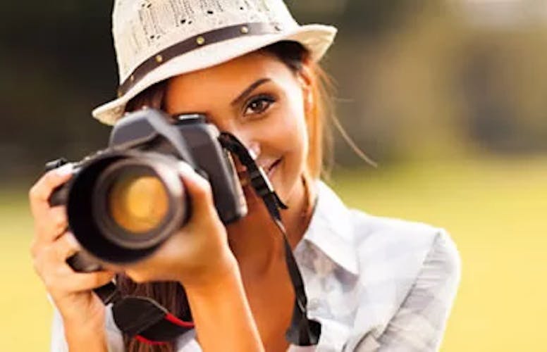 Paras järjestelmäkamera 2024