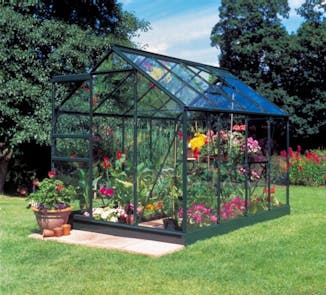 Paras kasvihuone 2025 – tukeva ja helposti koottava kasvihuone. Saatavilla kahdessa värissä. Sopii viljelyyn ja pienten sekä talvenkestävien kasvihuoneiden ystäville.